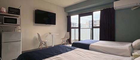 1 bedroom, desk, free WiFi, bed sheets