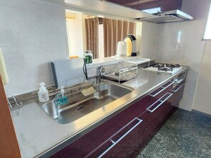雪櫃、微波爐、爐具、廚房用具/餐具/器皿