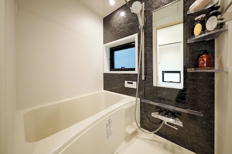 Hair dryer, towels. B 5minute walk to Setagaya Station Private rental Accommodates 4 people / Setagaya-ku Tokyo