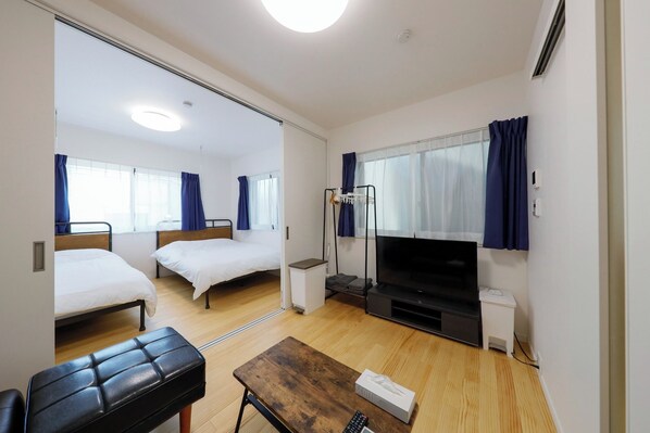 Free WiFi, bed sheets