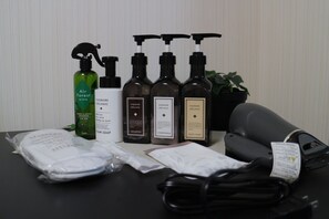 Bathroom amenities