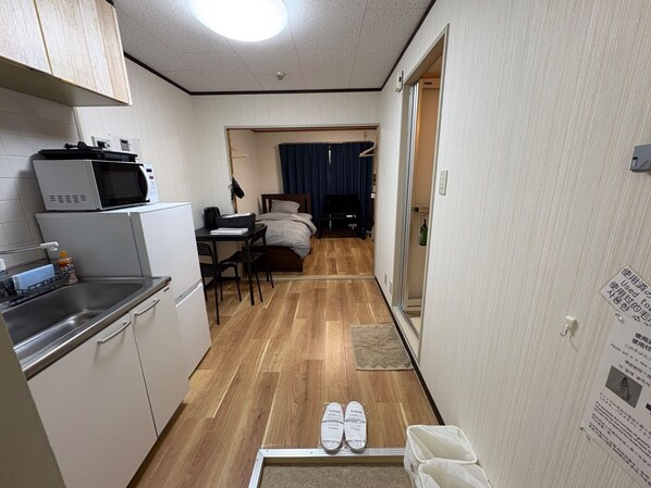 雪櫃、微波爐、爐具、廚房用具/餐具/器皿