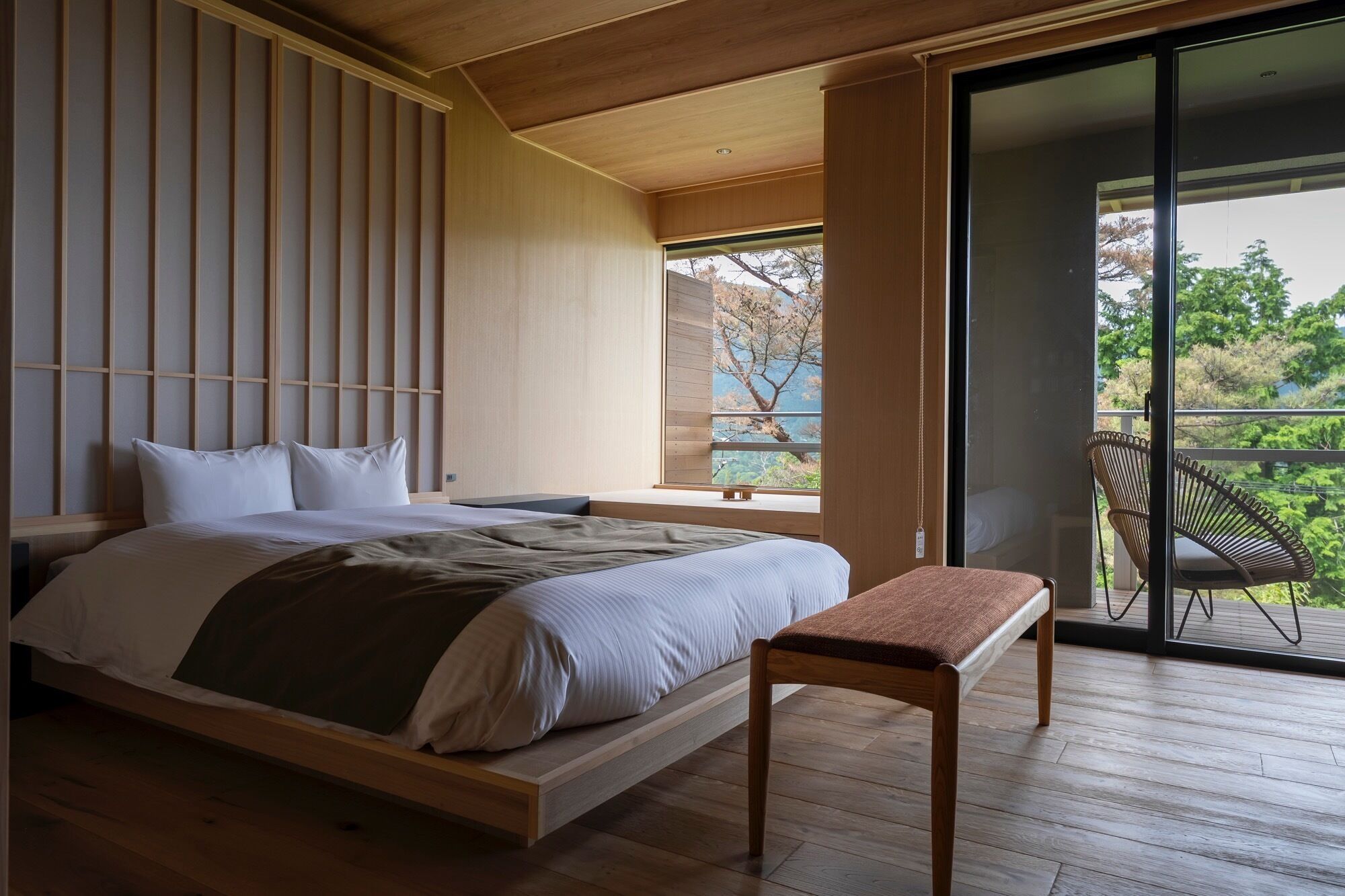 6 多间卧室、办公桌、免费 WiFi、床单