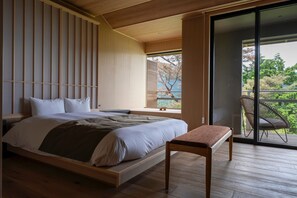 6 室のベッドルーム、デスク、WiFi (無料)、ベッドシーツ