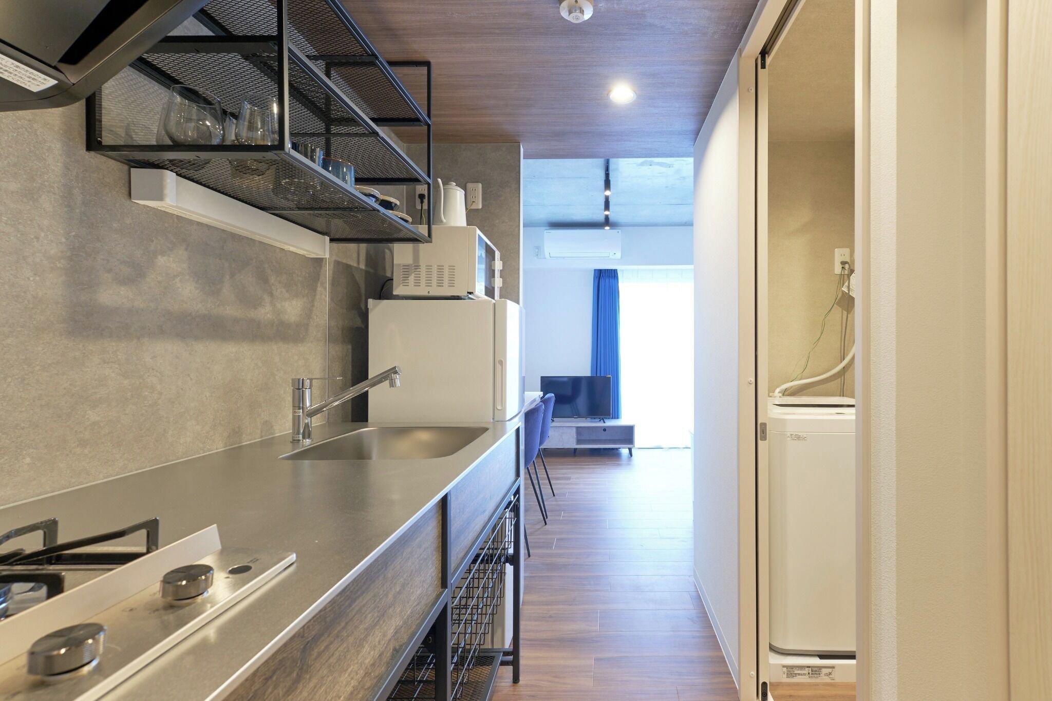 Fridge, microwave, stovetop, cookware/dishes/utensils