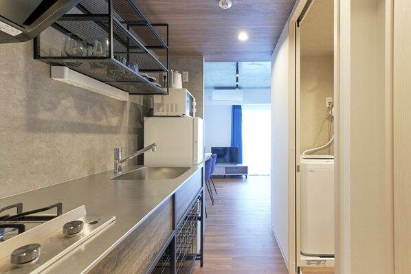 雪櫃、微波爐、爐具、廚房用具/餐具/器皿