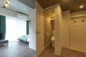 Hårføner og håndklær