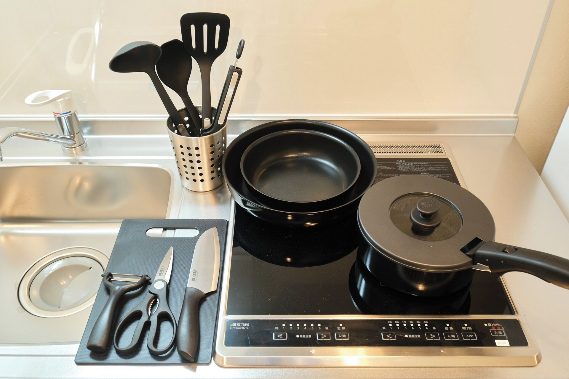 雪櫃、微波爐、爐具、廚房用具/餐具/器皿