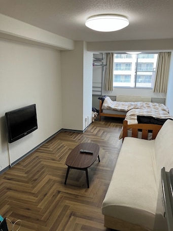 1 bedroom, desk, free WiFi, bed sheets. Convenient and comfortable accommodation in a grea / Kofu Yamanashi