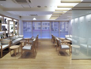 المنشأة من الداخل