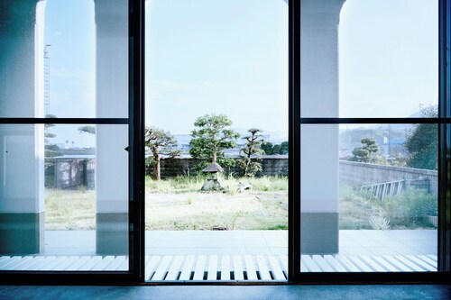 Private villa with ocean view and spacious balcony / Awaji Hyōgo