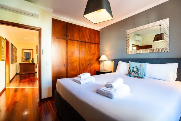 3 soveværelser, strygejern/strygebræt, internetforbindelse, sengetøj