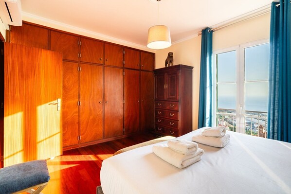 3 Schlafzimmer, Bügeleisen/Bügelbrett, Internetzugang, Bettwäsche