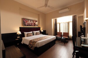 Deluxe Double Room, City View | Iron/ironing board, free WiFi