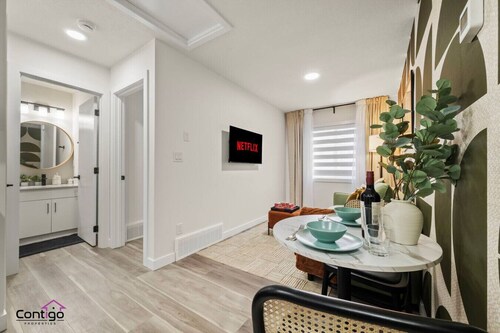 Studio Verde | Bright & Cozy | 4 min to University