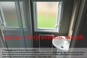 House, 3 Bedrooms, Smoking, Terrace | Bathroom