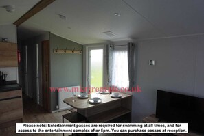 House, 3 Bedrooms, Smoking, Terrace | Living room