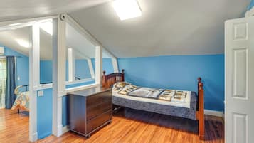 2 Schlafzimmer, Schreibtisch, Reisekinderbett, Internetzugang