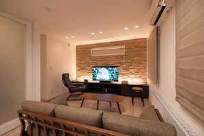 Deluxe Villa, Mountain View | Living area