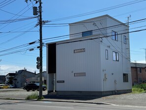 Exterior - Tokuno Zoo Street (Asahikawa)