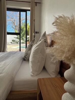 In-room safe, free WiFi