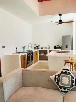 Deluxe Villa | Private kitchen - u paradisu villas (Jambiani)