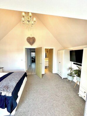 3 Schlafzimmer, Bügeleisen/Bügelbrett, Reisekinderbett, kostenloses WLAN