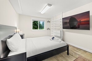 7 bedrooms, desk, iron/ironing board, free WiFi
