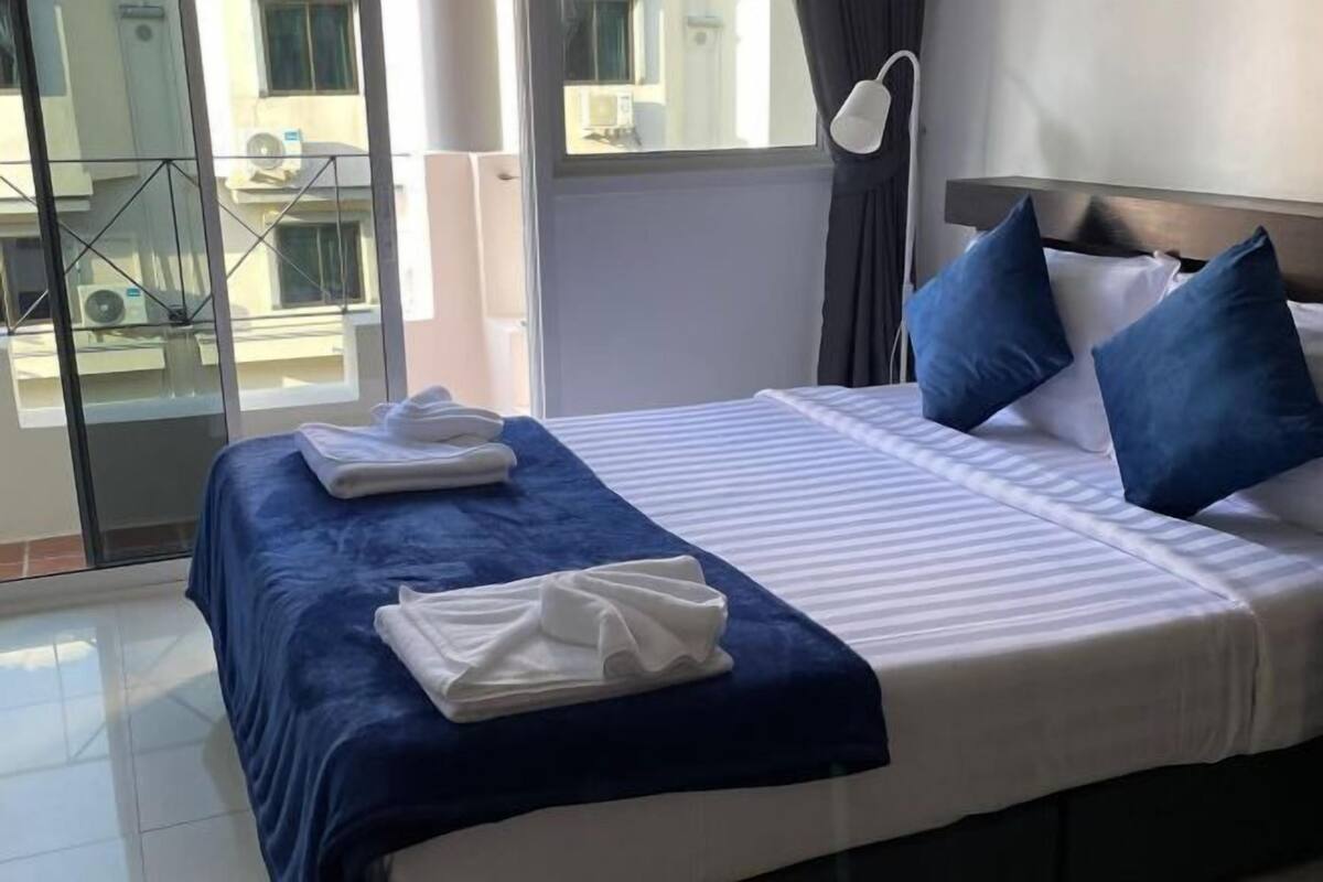 Minibar, bureau, Wi-Fi gratuit, draps fournis