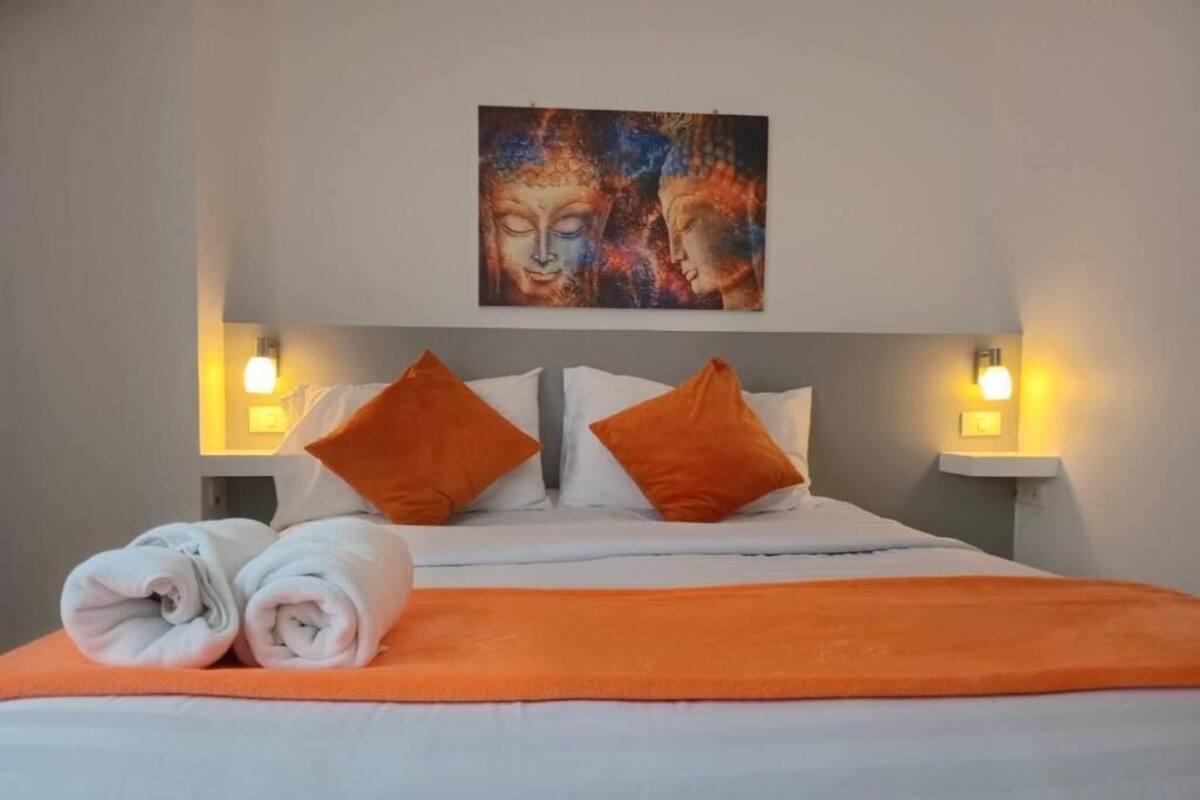Minibar, bureau, Wi-Fi gratuit, draps fournis