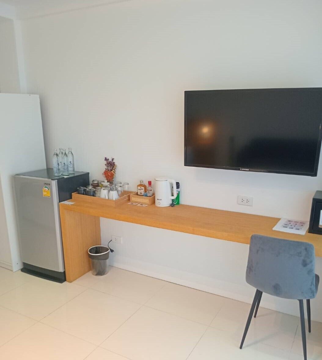 Deluxe with balcony | Minibar, bureau, Wi-Fi gratuit, draps fournis