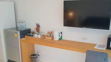 Deluxe with balcony | Minibar, desk, free WiFi, bed sheets