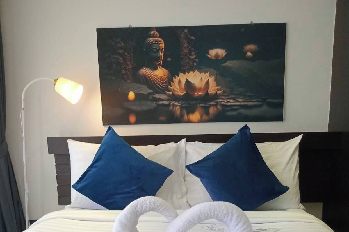 Minibar, bureau, Wi-Fi gratuit, draps fournis