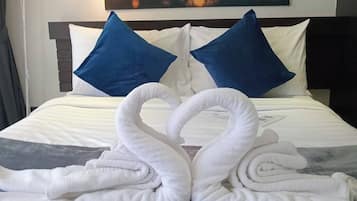 Deluxe Double Room | Minibar, desk, free WiFi, bed sheets