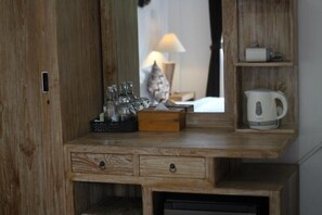 Standard Double Room | Soundproofing, iron/ironing board, free WiFi