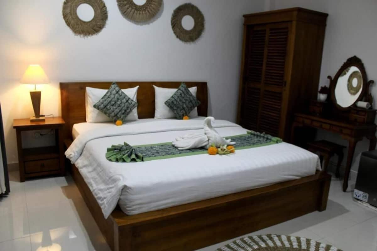 Standard Double Room | Soundproofing, iron/ironing board, free WiFi