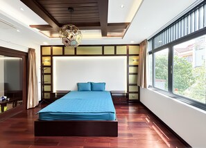 Villa, 5 Bedrooms, Balcony, City View