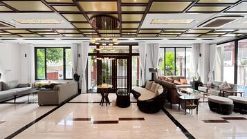 Villa, 5 Bedrooms, Balcony, City View | Living room