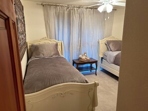 2 soverom, strykejern/-brett, wi-fi og sengetøy