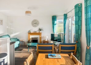 Unclassified image, 3 of 9, button