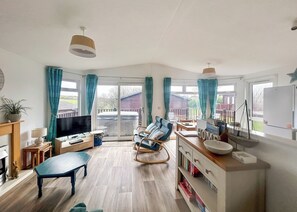 Living area - Country Holiday Lodge 4 VIP (Tintagel)