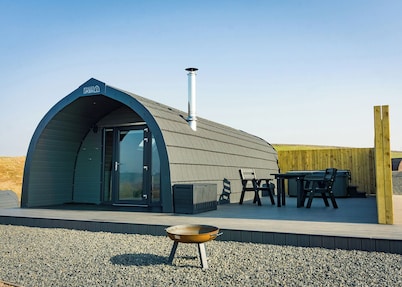 Luxury Castle Pod with Hot Tub