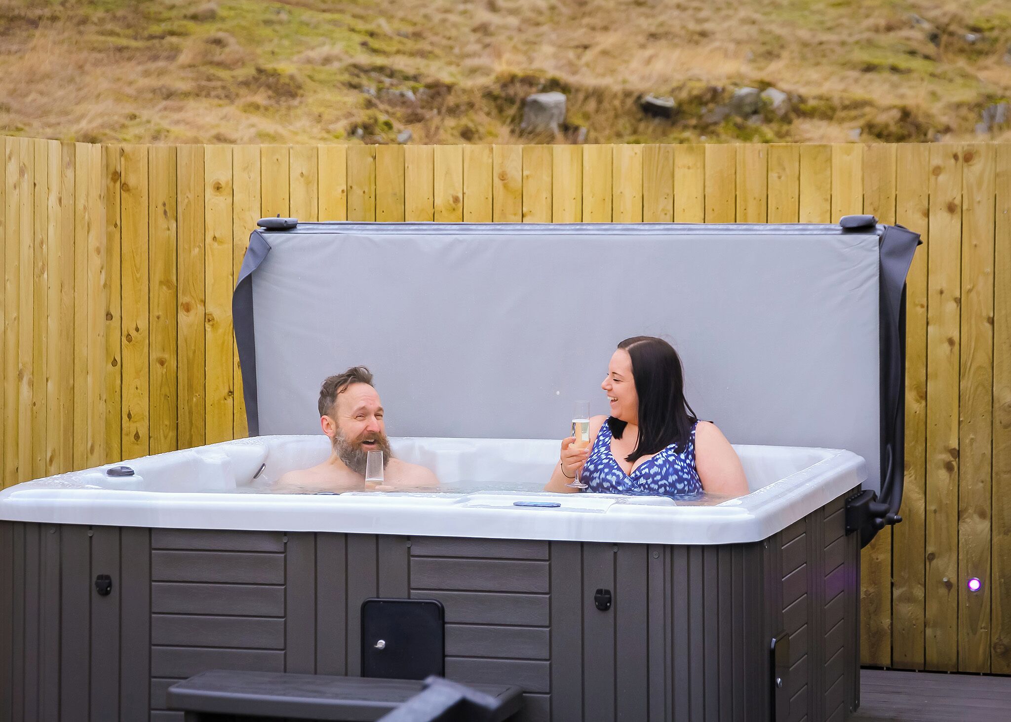 Outdoor spa tub