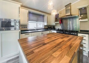 Fridge, oven, stovetop, toaster