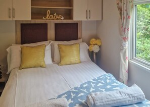 3 bedrooms - Acorn 3 bedroom Pet Friendly (Clynderwen)