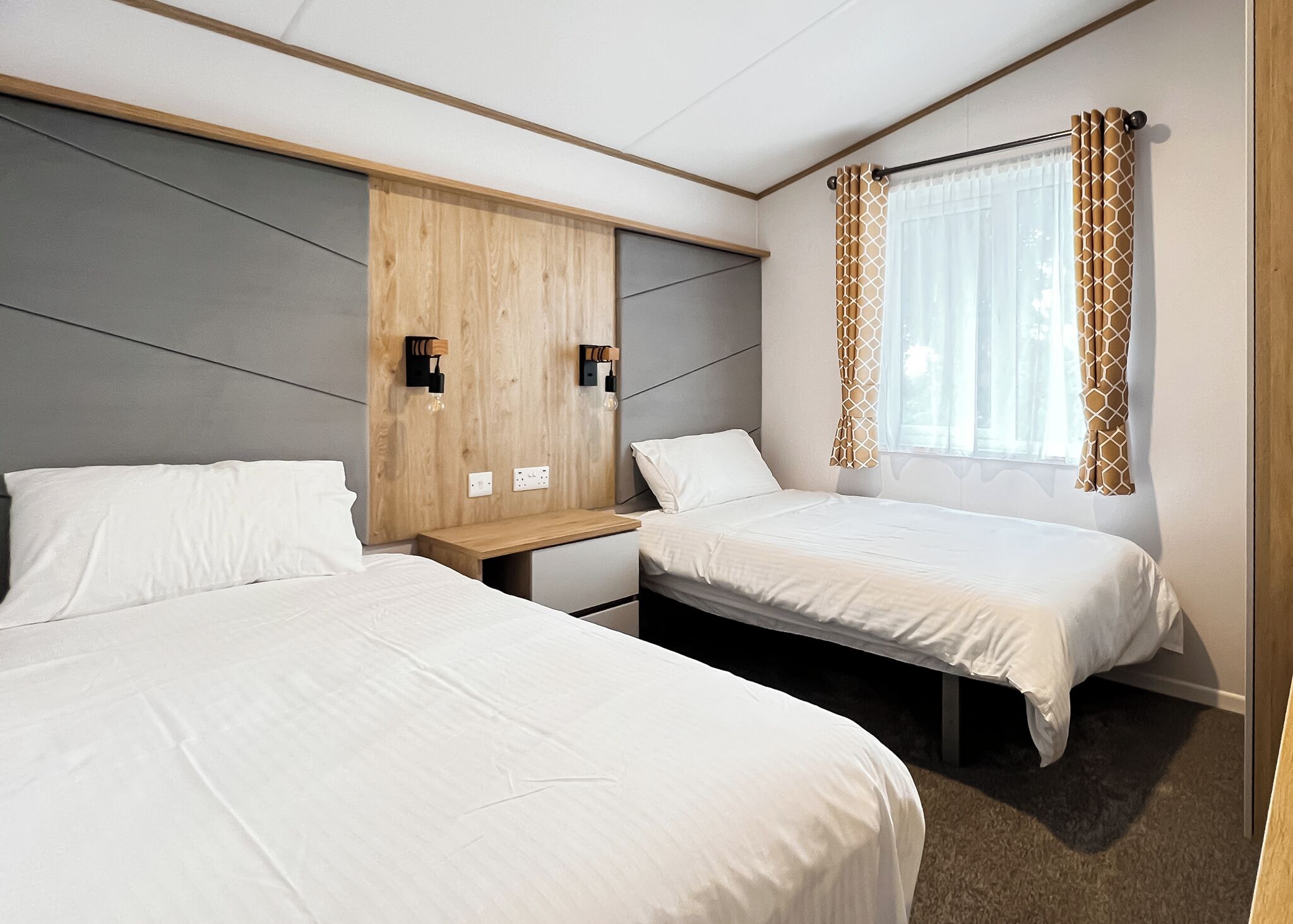 2 bedrooms