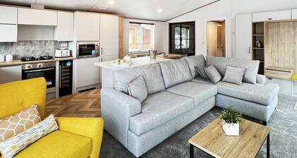 Step into Atlas Oakwood Lodge and experience a new level of luxury.