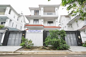 Mặt tiền nơi lưu trú