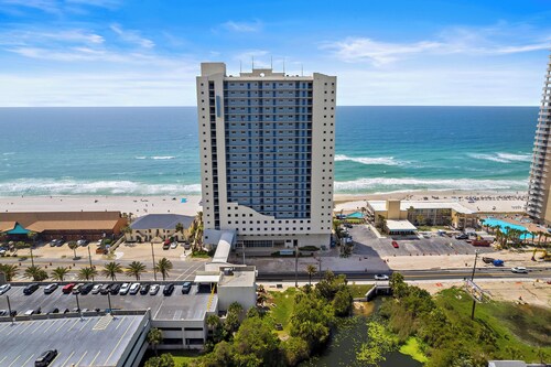 2 Beachfront Condos | BBQ Balconies, Resort Pool, Hot Tub + Direct Beach Access