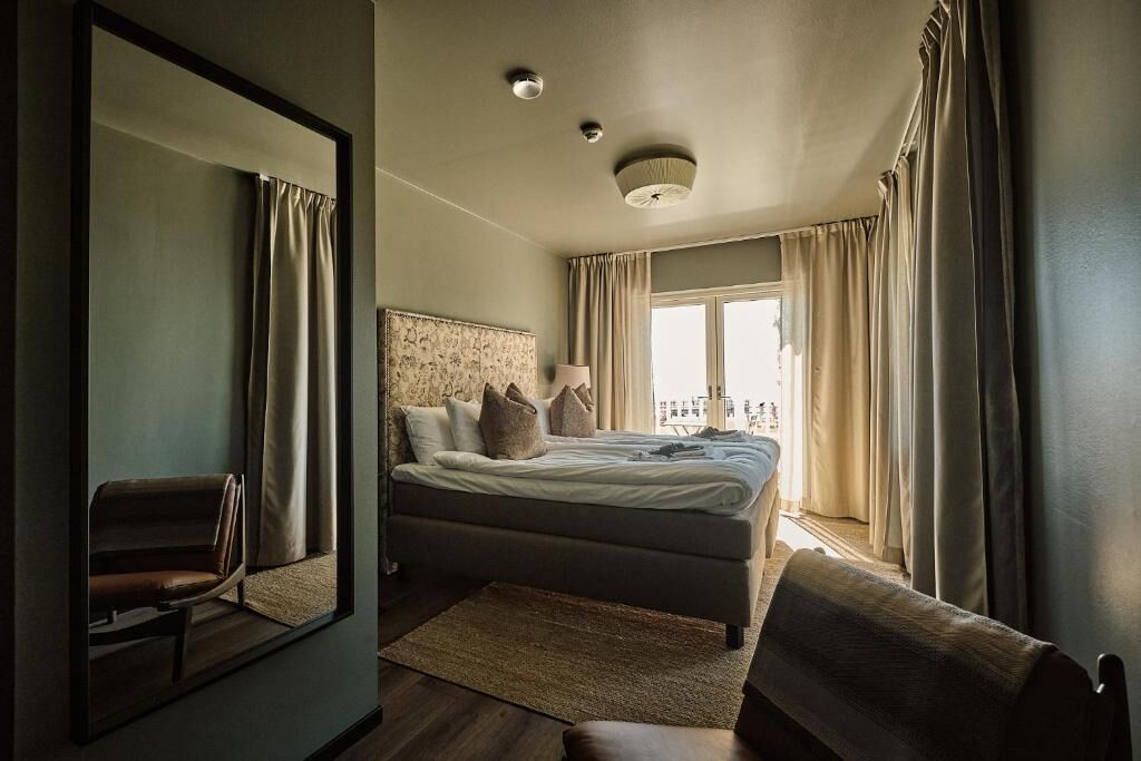 Kahden hengen huone, merinäköala | Pimennysverhot, silitysrauta/-lauta